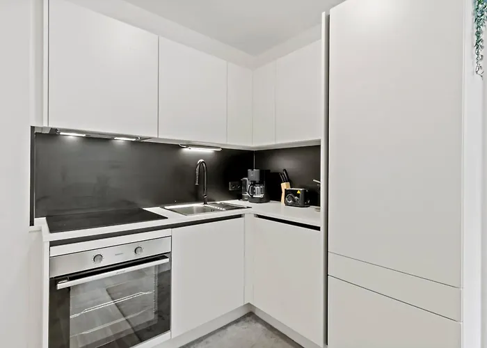 1-br With Outdoor Space - Onsite Parking For 19,90 Per Day