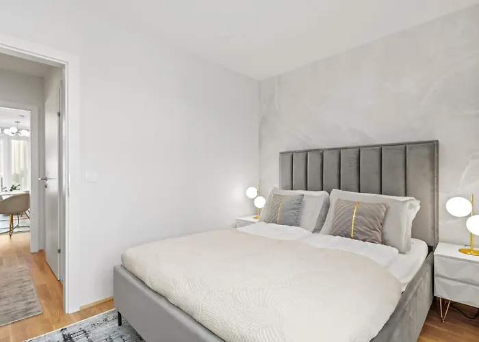 1-br With Outdoor Space - Onsite Parking For 19,90 Per Day * Viena