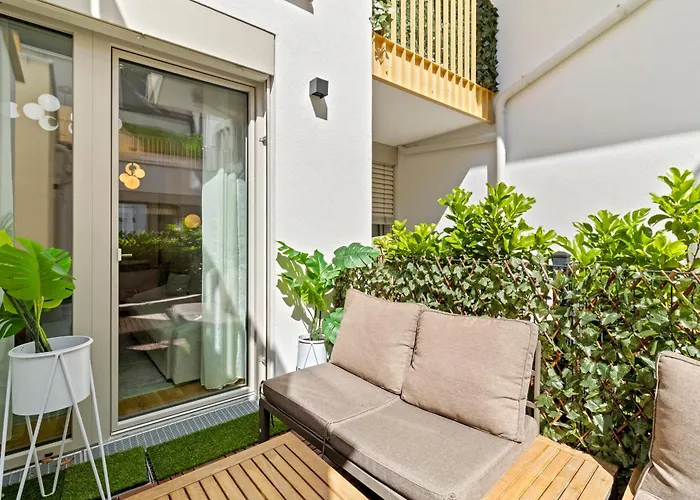 Apartamento 1-br With Outdoor Space - Onsite Parking For 19,90 Per Day *