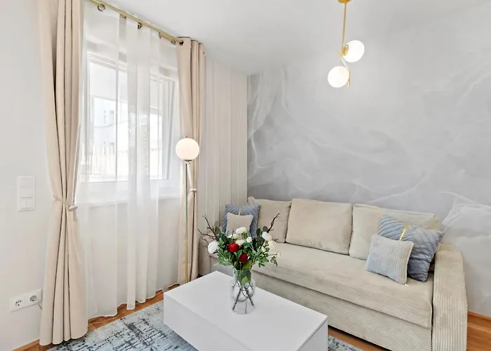 Apartment 1-br With Outdoor Space - Onsite Parking For 19,90 Per Day Vienna