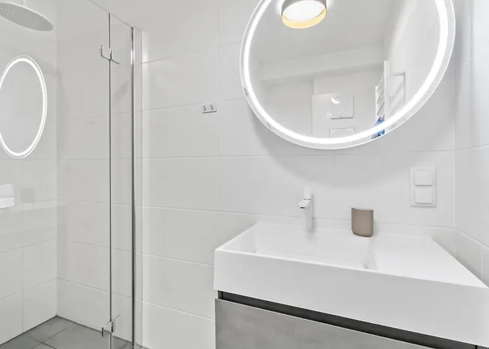 1-br With Outdoor Space - Onsite Parking For 19,90 Per Day * Vienna