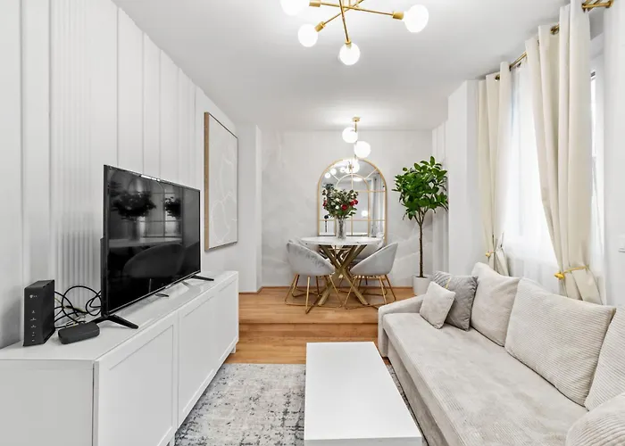 Apartment 1-br With Outdoor Space - Onsite Parking For 19,90 Per Day *