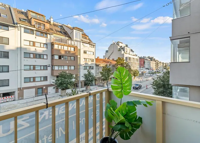 1-br With Outdoor Space - Onsite Parking For 19,90 Per Day